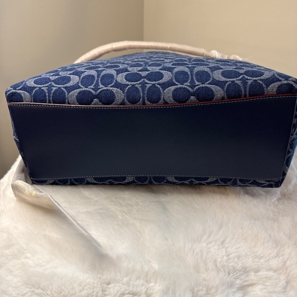 New!  Laurel Large Shoulder Bag In Signature Denim - Picture 6 of 8